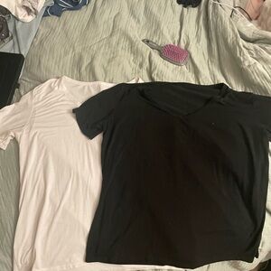 Black and White V-Neck T-Shirts alo yoga